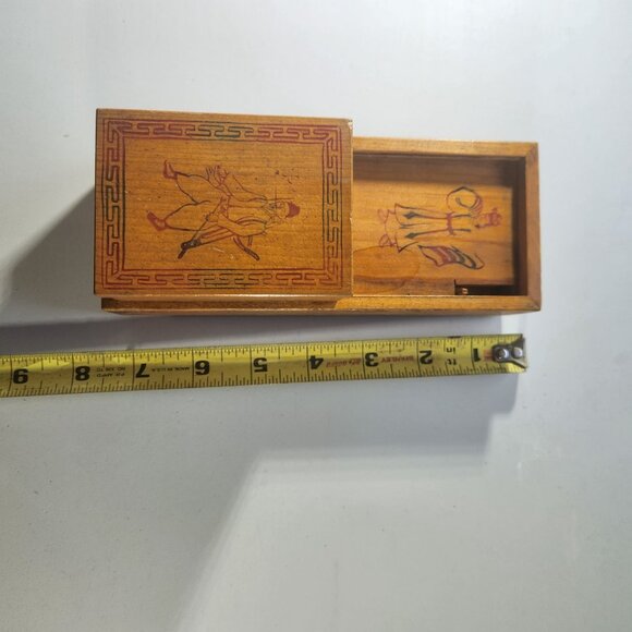 Vintage Wooden Sliding Top Cigarette Box With Hand-Painted Oriental Design - Picture 6 of 8